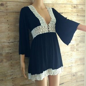 entro Size S Lace Trimmed Black Bell Sleeve Top